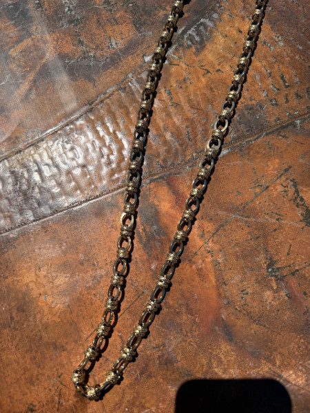 COLLANA LUNGA CERCHI E NODI VALIOSO