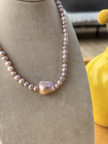 COLLANA PERLE ROSA E CIONDOLO BUCCARELLO
