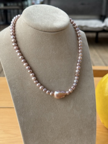 COLLANA PERLE ROSA E CIONDOLO BUCCARELLO