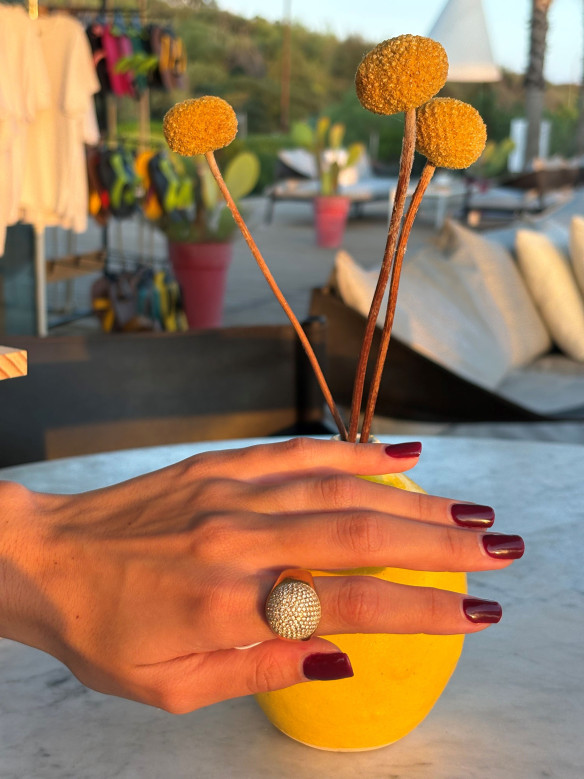 ANELLO PALLINA ZIRCONI VALIOSO