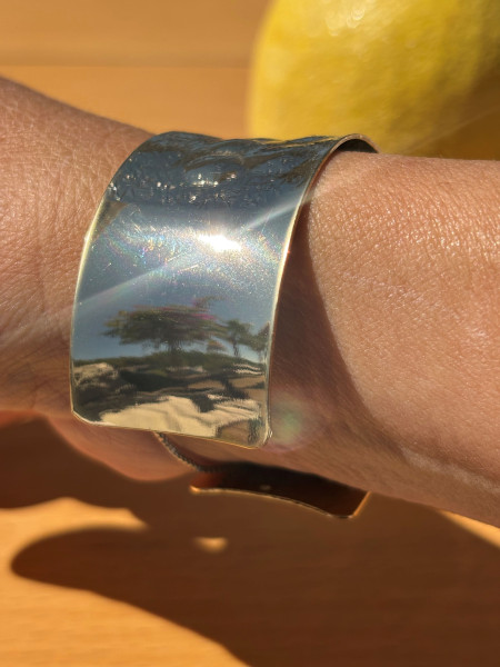 BRACCIALE RIGIDO MARTELLATO VALIOSO