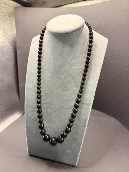 COLLANA PIETRA CRESCENTE NERA CONFUORTO